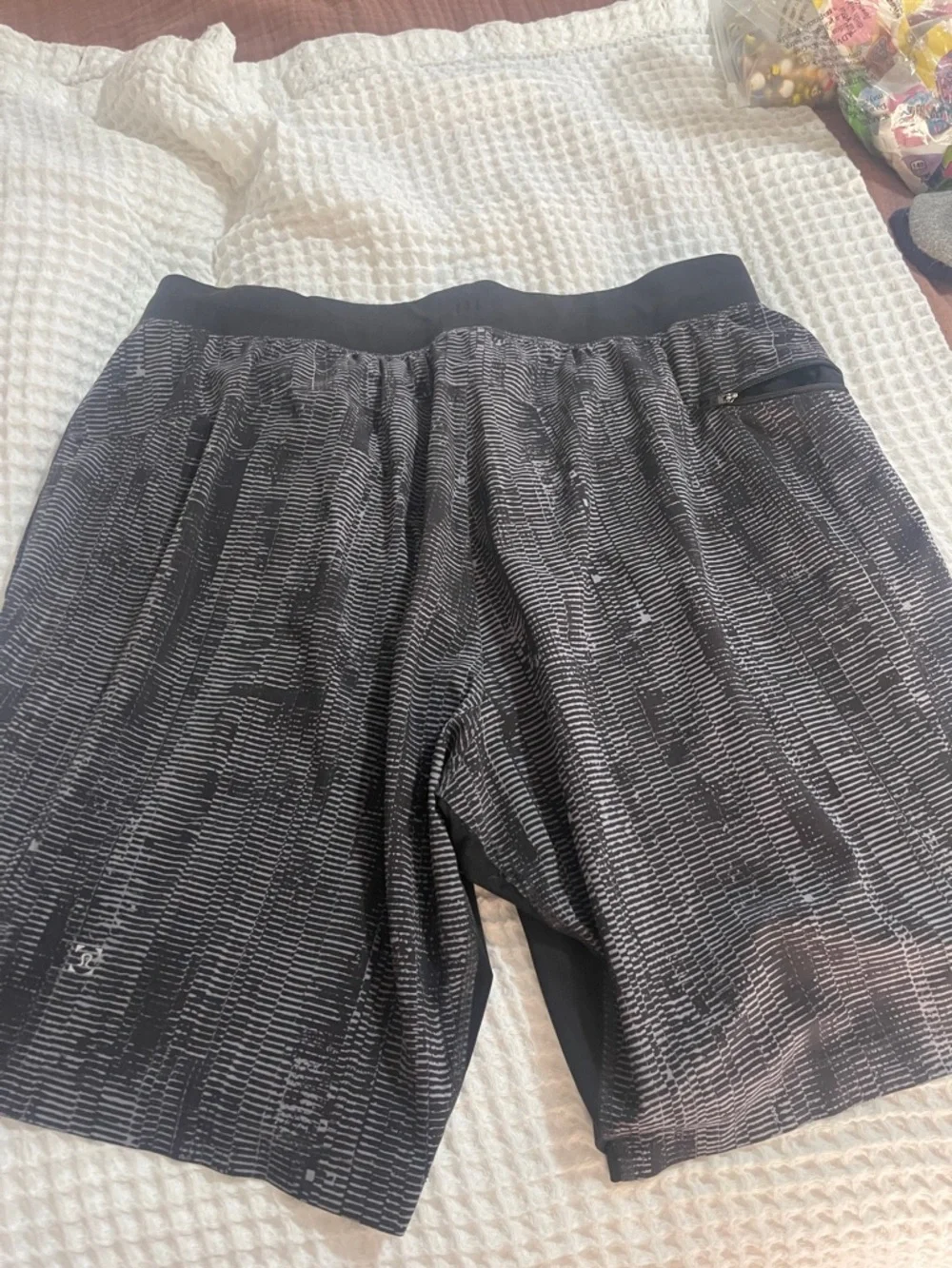 Lululemon mens Athletic Shorts - Picture 2 of 4